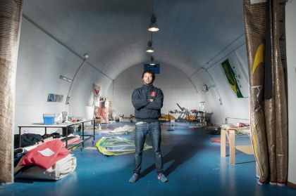 La storia di Luigi. Un artigiano di Taranto che realizza le vele delle barche nel suo laboratorio ai Tamburi La storia di Luigi. Un artigiano di Taranto che realizza le vele delle barche nel suo laboratorio ai Tamburi