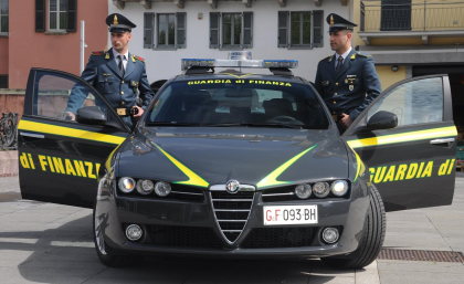 Sempre attiva la Guardia di Finanza nella lotta alla contraffazione ed ai traffici di droga item-thumbnail