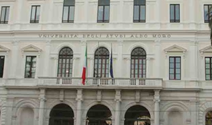 Test truccati alla facoltà di Medicina dell’ Università di Bari. 10 condanne, anche per docenti Test truccati alla facoltà di Medicina dell’ Università di Bari. 10 condanne, anche per docenti