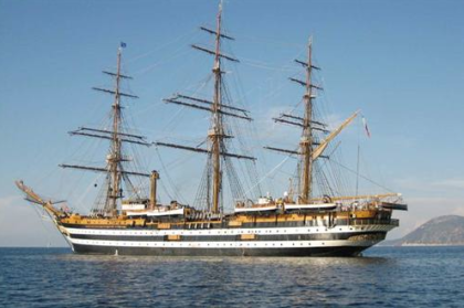 Arriva la nave scuola Amerigo Vespucci: due giornate di visite a bordo il 7 e l’8 maggio a Bari Arriva la nave scuola Amerigo Vespucci: due giornate di visite a bordo il 7 e l’8 maggio a Bari