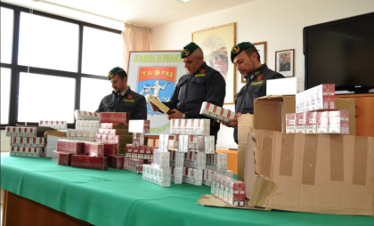 Sequestrati 370 chili di sigarette contrabbandate. La Guardia di Finanza arresta una persona item-thumbnail