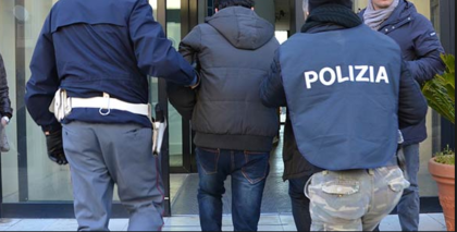 Pretendevano il pizzo per non danneggiare i camion carichi di pomodori: sei arresti a Foggia item-thumbnail