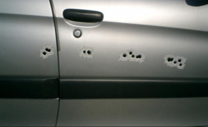 Otto colpi pistola sparati contro un’auto a Pulsano item-thumbnail