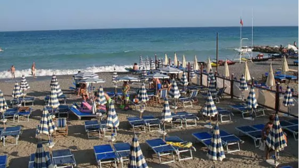 La Corte di giustizia europea boccia e smentisce l’Italia: le concessioni sulle spiagge vanno messe all’asta La Corte di giustizia europea boccia e smentisce l’Italia: le concessioni sulle spiagge vanno messe all’asta