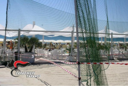 Denunciato il titolare di uno stabilimento balneare sequestrato per lavori su area vincolata Denunciato il titolare di uno stabilimento balneare sequestrato per lavori su area vincolata