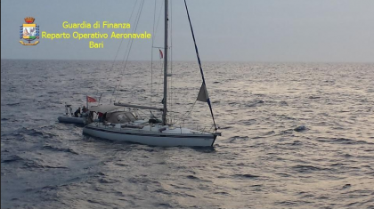 Arrestati dalla Guardia di Finanza nella acque del Salento 2 scafisti di immigrati pakistani item-thumbnail
