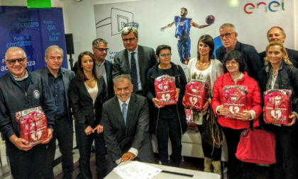 Sostenibilità: Enel Energia consegna 14 defibrillatatori alle strutture sportive comunali di Brindisi item-thumbnail