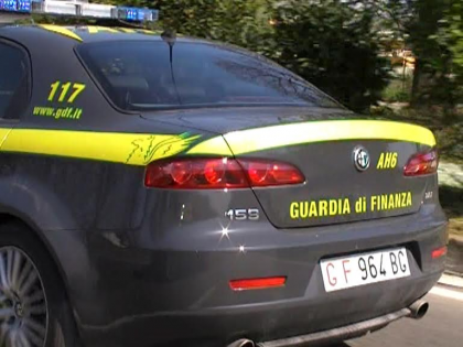 Sequestrati beni per oltre 2 milioni ad imprenditore tarantino per fatture false ed evasione fiscale item-thumbnail