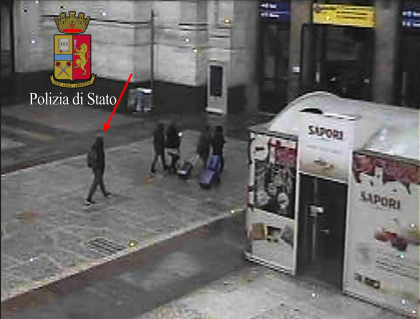 Il fotogramma della Polizia documenta il passaggio del tunisino Anis Amri a Milano Il fotogramma della Polizia documenta il passaggio del tunisino Anis Amri a Milano