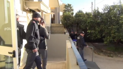 Operazione “Notre Dame”. La Polizia arresta banda di rapinatori e spacciatori composta da 6 persone item-thumbnail