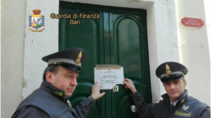 Operazione “Bed&Sex”. Sequestrato bed&breakfast, era una casa di appuntamenti. Arrestate due persone per favoreggiamento della prostituzione item-thumbnail