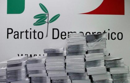 Depositate le firme per le candidature: Renzi 37 mila, Orlando 18mila, Emiliano 6mila item-thumbnail