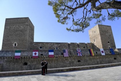 Si apre il G7 Finanze a Bari. Una città blindata che si mostra in una veste “taroccata” Si apre il G7 Finanze a Bari. Una città blindata che si mostra in una veste “taroccata”