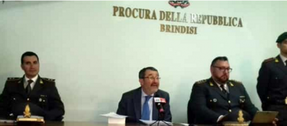 Tangenti, arrestati a Brindisi 5 funzionari dell’Enel. Indagato anche un imprenditore salentino per corruzione item-thumbnail