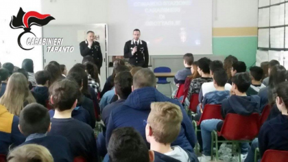 Valle d’ Itria. Terminato il ciclo di conferenze sulla legalità nelle scuole dei comuni limitrofi a cura dei Carabinieri. Valle d’ Itria. Terminato il ciclo di conferenze sulla legalità nelle scuole dei comuni limitrofi a cura dei Carabinieri.