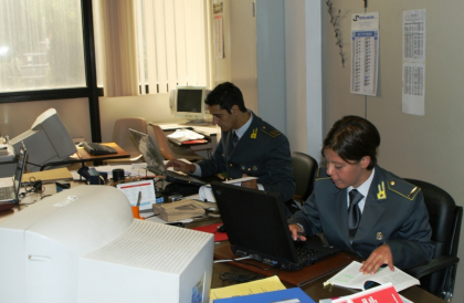 Guardia di Finanza: sequestrati 125mila euro a commercialista di Manduria (TA) Guardia di Finanza: sequestrati 125mila euro a commercialista di Manduria (TA)