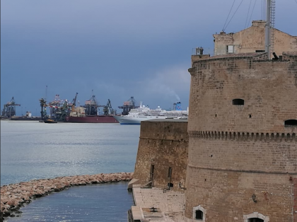 Ma per avere una Taranto migliore bisognava aspettare 1500 pensionati inglesi? Ma per avere una Taranto migliore bisognava aspettare 1500 pensionati inglesi?