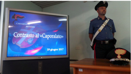 Intercettazioni “choc” dei caporali arrestati: “Per le donne sesso e mazzate” item-thumbnail