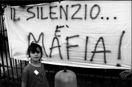Sequestrate e oscurate le inchieste del Tacco d’ Italia su mafia, politica, rifiuti. E la chiamano “giustizia”…. Sequestrate e oscurate le inchieste del Tacco d’ Italia su mafia, politica, rifiuti. E la chiamano “giustizia”….