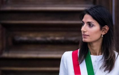 La Raggi aveva detto il falso sulla nomina di Marra. La Procura di Roma chiede il rinvio a giudizio per la “sindaca” di Roma item-thumbnail