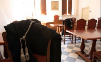 Aggredisce l’avvocato della moglie da cui si stava separando. Arrestato dalla Polizia di Stato item-thumbnail