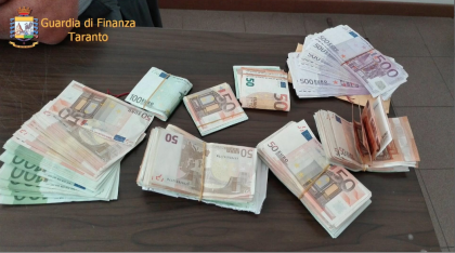 La Guardia di Finanza sequestra a Taranto beni per un milione e mezzo di euro. 4 arrestati item-thumbnail
