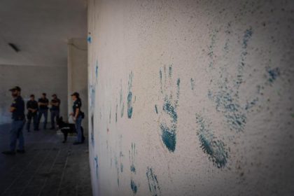 Bimba trovata morta in auto a Scampia, forse vittima di abusi item-thumbnail