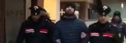 Aggressione ai giornalisti ad Ostia, arrestato il complice di Roberto Spada Aggressione ai giornalisti ad Ostia, arrestato il complice di Roberto Spada