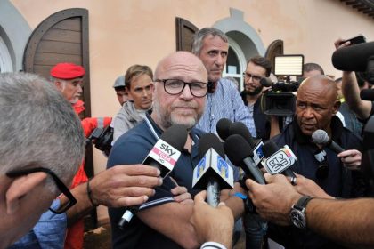 Alluvione di Livorno, il sindaco Nogarin (M5S) indagato per omicidio colposo Alluvione di Livorno, il sindaco Nogarin (M5S) indagato per omicidio colposo