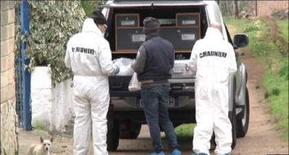 45enne ucciso nella sua villa con una coltellata alla gola 45enne ucciso nella sua villa con una coltellata alla gola