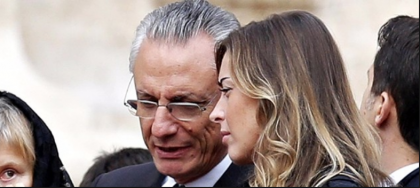 Il sindaco di Arezzo contro la famiglia Boschi. Ma ha dimenticato qualcosa su Licio Gelli….. item-thumbnail
