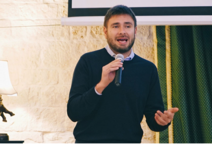Di Battista(M5S): “Emiliano finge di opporsi Renzi”. Le Iene affondano le giustificazioni di Di Maio sui “furbetti dei rimborsi” item-thumbnail