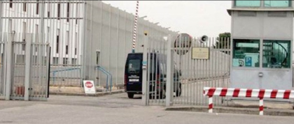 Protestano i lavoratori del carcere di Taranto item-thumbnail