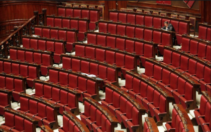 Raggiunto il numero di firme per referendum in Senato sul taglio dei Parlamentari item-thumbnail