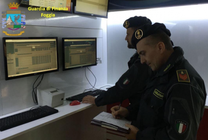 La Guardia di Finanza contrasta il fenomeno del gioco illegale e scommesse clandestine in Puglia La Guardia di Finanza contrasta il fenomeno del gioco illegale e scommesse clandestine in Puglia