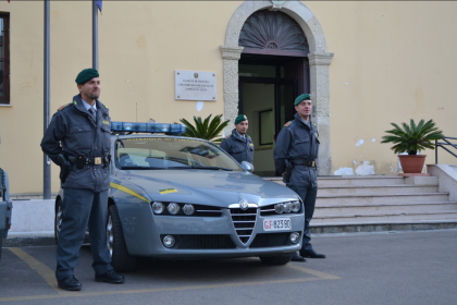 Bancarotta fraudolenta per 10 milioni di euro. La Finanza arresta tre persone e sequestra i beni aziendali della società fallita item-thumbnail