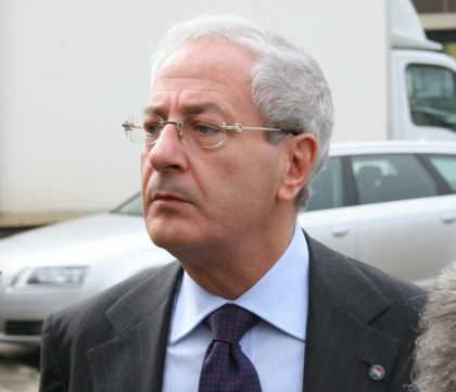 Tessere false Pdl Bari, l’ex senatore Luigi D’Ambrosio Lettieri fra i cinque condannati. Tessere false Pdl Bari, l’ex senatore Luigi D’Ambrosio Lettieri fra i cinque condannati.