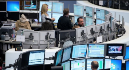 M5s-Lega, il programma preoccupa i mercati finanziari: lo spread sale sopra 150 punti, la Borsa a Piazza Affari perde il 2,3% item-thumbnail