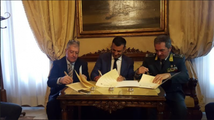 Sottoscritto protocollo d’intesa fra il Comune di Bari, l’Agenzia delle Entrate e la Guardia di Finanza Sottoscritto protocollo d’intesa fra il Comune di Bari, l’Agenzia delle Entrate e la Guardia di Finanza