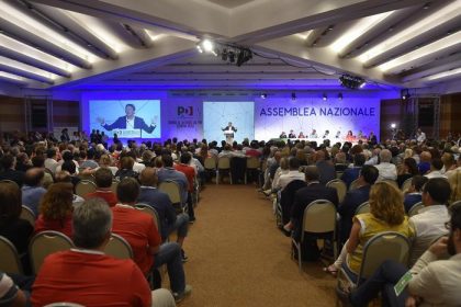 Pd: assemblea nazionale elegge Martina segretario item-thumbnail