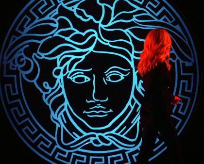 Versace diventa americana, raggiunto accordo con Michael Kors item-thumbnail
