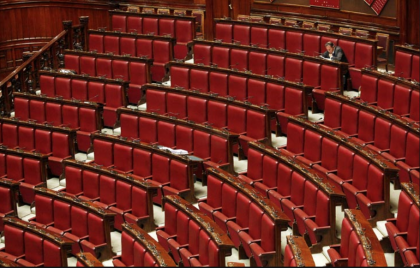 Ecco come potrebbe cambiare la Camera: a Lega e FdI 205 deputati su 400 Ecco come potrebbe cambiare la Camera: a Lega e FdI 205 deputati su 400