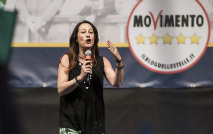 Sfratto alla madre di Paola Taverna. ma per la senatrice M5S: “mamma esercita un diritto” item-thumbnail