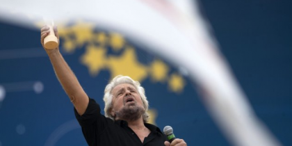 Beppe Grillo “scaricato”. Il M5S prende le distanze dalle farneticazioni del comico pregiudicato item-thumbnail