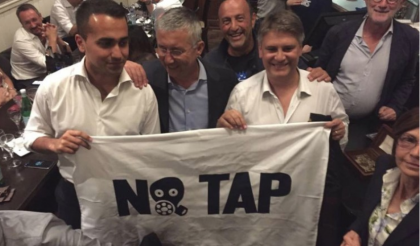 Di Maio: “Ho letto le carte del Tap. Ci sono penali per 20 miliardi di euro”. Calenda smentisce: “La penale non esiste” item-thumbnail