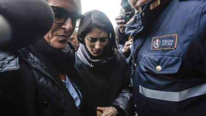 Processo Raggi, la testimonianza del magistrato Raineri: “Marra consigliere privilegiato della sindaca” item-thumbnail