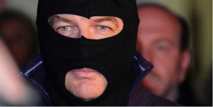 Incendiata auto rubata davanti la casa famiglia del “Capitano Ultimo” item-thumbnail
