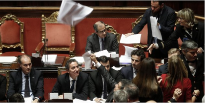 Missione compiuta. Parlamento umiliato Missione compiuta. Parlamento umiliato