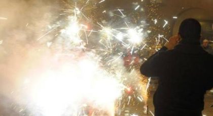 In calo i botti di fine anno, ma ci sono sempre feriti In calo i botti di fine anno, ma ci sono sempre feriti