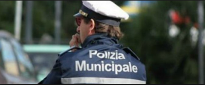 Roma: uno su quattro non pagava le multe grazie a vigili infedeli. I nomi dei “furbetti”: dall’amico del boss al figlio dell’ex ministro Roma: uno su quattro non pagava le multe grazie a vigili infedeli. I nomi dei “furbetti”: dall’amico del boss al figlio dell’ex ministro